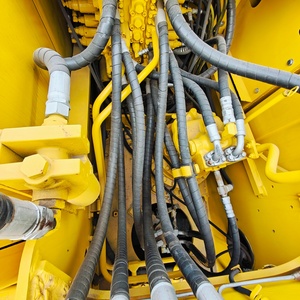 รถขุดตีนตะขาบโคมัตสึ PC200 คุณภาพสูง นำเข้าแท้ มือสอง สำหรับงานก่อสร้างถนน ขาย - Product Image 6