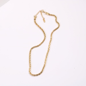 Collar de Cadena Brillante Chapado en Oro de 18K al por Mayor, Cadena Trenzada de Acero Inoxidable para Mujer - Product Image 5