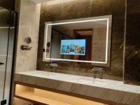 Espejo de Baño con Retroiluminación LED de 22 Pulgadas, Televisor con Espejo Inteligente Antivaho e Impermeable IP65 para Baños de Hoteles y Villas de 5 Estrellas