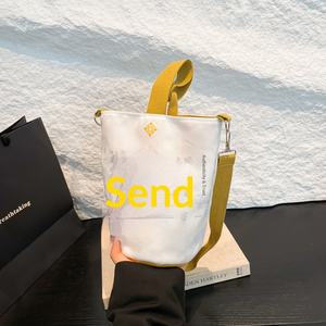 Sac fourre-tout à bandoulière en toile imprimée Lingyin Qian Daizi pour filles, collection Printemps 2026, avec fermeture magnétique, idéal pour les voyages décontractés - Product Image 4