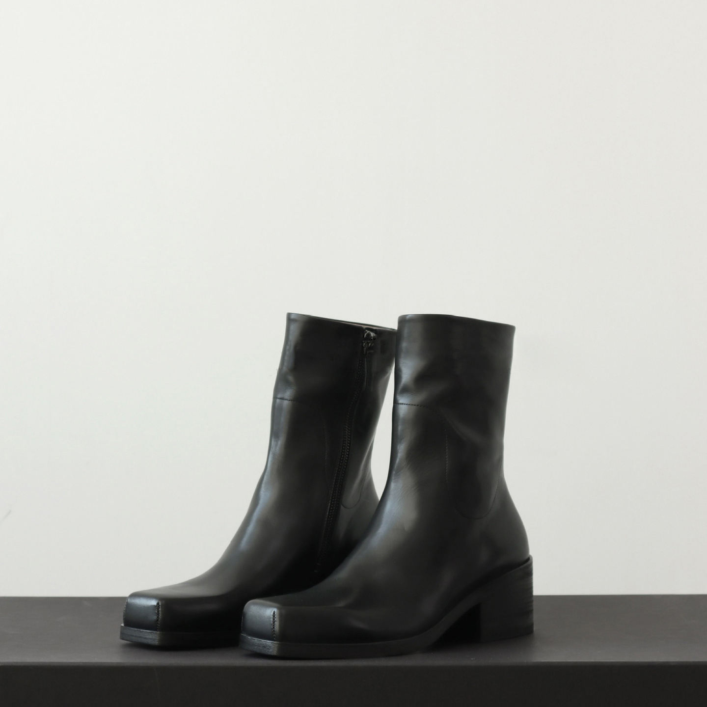 ผ้าลินินสีดำและกำมะหยี่