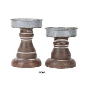 Candelabros decorativos Pedestal Madera rústica para Pilar Vela Candelabro de granja Portavelas de placa galvanizada Portavelas - Product Image 1