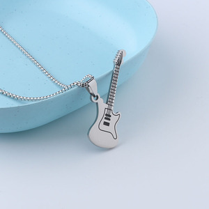Colar de Guitarra Masculino Hip-Hop, Pingente de Aço Inoxidável Unissex, Joia de Personalidade Estilo <span class=keywords><strong>Rock</strong></span>, Acessório de Suéter com Corrente de Bambu - Product Image 2