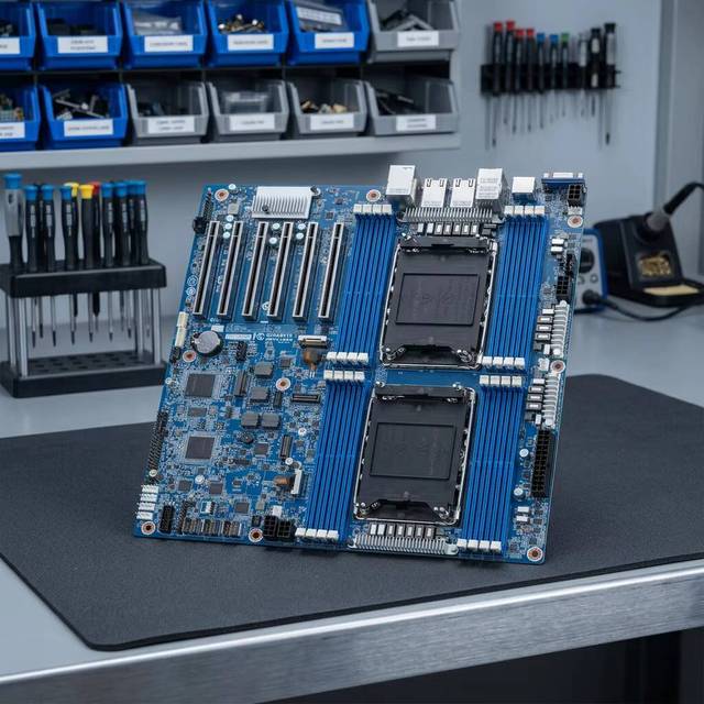 MS74 HB0 Socket Server Motherboard Enterprise Xeon 6 Processor 16 DDR5 DIMM Slots PCIe 50 Dual 10GbE LAN Ports