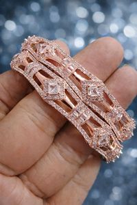 Bracelets classiques en laiton plaqué argent avec diamants américains et perles d'imitation ethniques pour les occasions de mariage féminines - Product Image 2