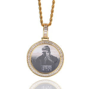 Nuevo Collar <span class=keywords><strong>con</strong></span> Medallón Circular Personalizado <span class=keywords><strong>con</strong></span> <span class=keywords><strong>Foto</strong></span>, Incrustaciones <span class=keywords><strong>de</strong></span> Circonita Cúbica, Estilo Hip Hop para Hombre, <span class=keywords><strong>Cadena</strong></span> <span class=keywords><strong>de</strong></span> <span class=keywords><strong>Oro</strong></span> o Plata Brillante - Product Image 2