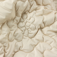 Doublure de voiture élégante de haute qualité Matériaux en tissu matelassé Couleurs personnalisées Vestes durables Manteaux de Chine Utilisation en extérieur OEM/ODM