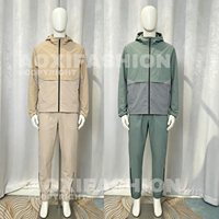 Ensemble de sport deux pièces en nylon personnalisé pour homme : survêtement respirant avec veste à capuche zippée et pantalon de jogging