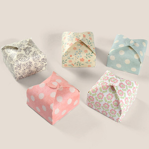 Scatola creativa di caramelle nuziali Ready-Made piccola scatola di carta regalo fresca per biscotti di forma quadrata - Product Image 1