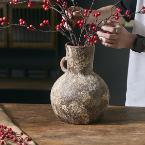 Vase à fleurs en terre cuite fait à la main poignée Vase en céramique vintage Vase Antique rustique finition mate pour <span class=keywords><strong>bureau</strong></span> à domicile <span class=keywords><strong>Resto</strong></span> Café Décor - Product Image 4