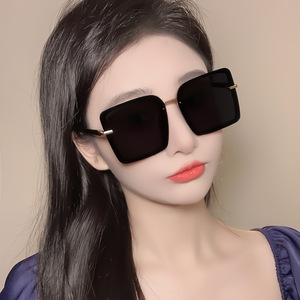 Lunettes de soleil unisexes de style simple, monture en PC, protection UV400, type 3, pour femmes et hommes, design carré tendance - Product Image 2