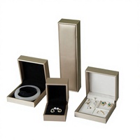 Boîte à bijoux en maille métallique Fuxin avec design personnalisable pour le rangement des bracelets, des bagues, des boucles d'oreilles et des colliers, emballage cadeau en cuir PU