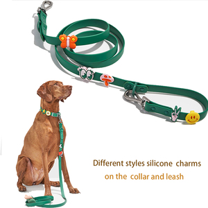 Anpassbares Dekoratives Zubehör Wasserdichtes Beschichtetes Silikon-Haustier-PVC-Hundehalsband und Leinenset mit Verschiedenen Stilanhängern - Product Image 4
