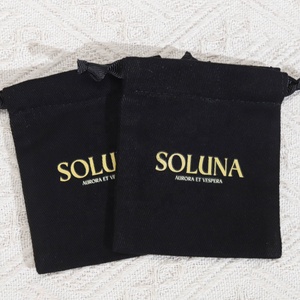 Bolsa de Terciopelo Negra de 8*10 cm para Joyería, Bolsa de Terciopelo con Cordón y Estampado Personalizado para Relojes, Joyas y Perfumes - Product Image 3