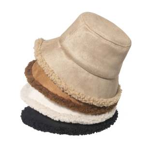Gorro de Invierno de Tela de Gamuza, Gorro Tipo Bucket de Felpa Suave y Cálido con Forro de Borreguito - Product Image 1