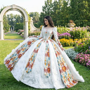 Vestido de Novia Musulmán Lscm76 con Bordados, Apliques Florales, Estampado Floral, Vestido de Novia de Lujo con Cuentas para Escote Corazón y Cola de Capilla - Product Image 1