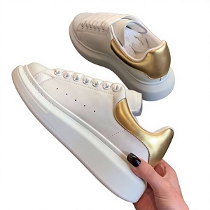 Zapatos casuales de lujo para hombre, elegantes y sencillos, zapatos blancos de suela gruesa para caminar, zapatos de goma antideslizantes. - Product Image 1