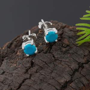 Pendientes redondos de turquesa Yashee con engaste de garra, joyería fina para mujer, uso diario - Product Image 4