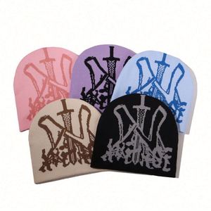 หมวกไหมพรมอะคริลิกคุณภาพสูงแบบใหม่ขายส่งสำหรับฤดูหนาว หมวกบีนนี่ Y2K อุ่นสบาย  ถักลายแจ็คการ์ดตามสั่ง - Product Image 2