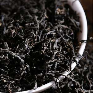 Set da Tè in Elegante Confezione Regalo Cinese, Tè Nero Dolce e Maltofuso, Liquore Rosso Brillante, Gusto Vellutato e Corposo, Tè Nero in Foglie Sfuse - Product Image 2