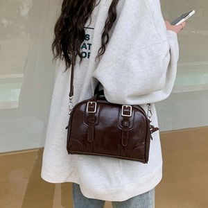 กระเป๋าสะพายไหล่หนังสีน้ำตาลสไตล์เรโทรสำหรับผู้หญิง ดีไซน์หัวเข็มขัด สำหรับใช้ในชีวิตประจำวัน ฤดูใบไม้ผลิ 2024 - Product Image 1