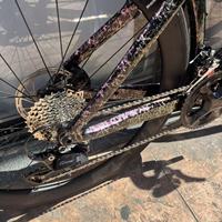 Ensemble de roues de vélo de course aérodynamique léger 7,9 kg KOZO2 en fibre de carbone avec dérailleur électronique 24 vitesses