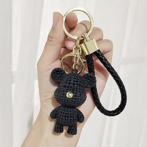 Promotion Porte-clés Pendentif Ours en Peluche au Crochet Style Dessin Animé, Jouet Lumineux, Breloque de Sac pour Couple, Porte-clés de Voiture, avec Pompon et Clochette, Durable, Forme 3D - Product Image 2