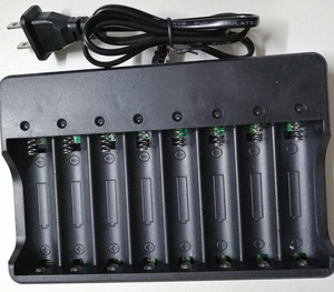 Batteria ricaricabile Li-Ion Intelligente 8 Slot 18650 LED Battery Charger - Product Image 4