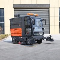 Camion balayeuse routière ZMT E-38 A24 avec pulvérisation d'eau pour le contrôle de la poussière, machine de nettoyage de sol robuste pour les rues de la ville