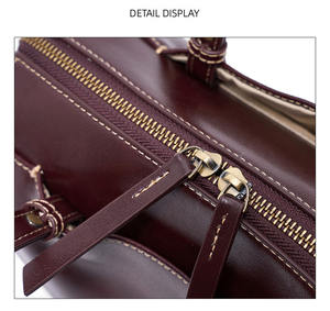 Sac à main en cuir véritable imperméable pour femmes, sac à main de luxe de créateur, grand sac fourre-tout à bandoulière marron - Product Image 6