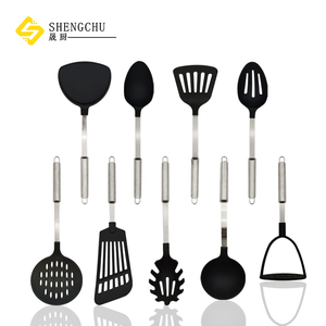 Ensemble complet personnalisé d'ustensiles de cuisine écologiques en acier inoxydable avec poignées, pics en nylon, spatules, <span class=keywords><strong>pince</strong></span> à éplucher, résistant aux aliments et au lave-vaisselle - Product Image 1