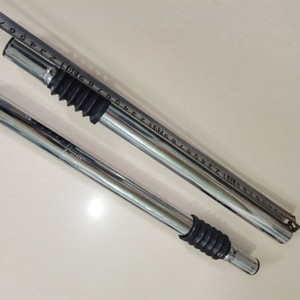 Tubo de sillín de bicicleta de 25,4 mm y 36 cm con suspensión ajustable para bicicletas de montaña y de turismo, de acero plateado - Product Image 2
