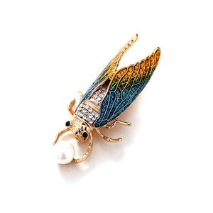 Broche de esmalte único hecho a mano con forma de insecto cigaña multicolor, chapado en metal de aleación para cárdigan y abrigo - Product Image 4