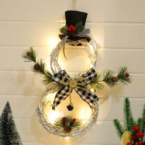 Adornos de corona de mimbre con muñeco de nieve iluminado para colgar en el árbol de Navidad, decoración del hogar y accesorios para escaparates. - Product Image 2