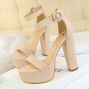 Sexy Banquete Moda Elegante Marca de Luxo Das Mulheres Sapatos de Dedo Aberto Grosso sapatos de Salto Alto Fivela Sandálias Plataforma Correia das Mulheres