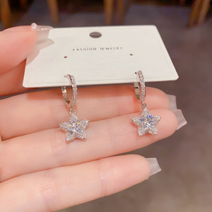 <span class=keywords><strong>Pendientes</strong></span> Colgantes de Estrella con Zirconia en Latón Bañado en Oro para Mujer, Venta al por Mayor - Product Image 4