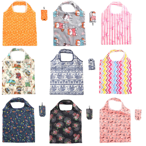 กระเป๋าช้อปปิ้งพับได้แบบประหยัด รุ่นขายดีประจำปี 2025 ราคาถูก เป็นมิตรกับสิ่งแวดล้อม ทำจากโพลีเอสเตอร์ สายสะพายยาว พิมพ์โลโก้ตามสั่ง - Product Image 1