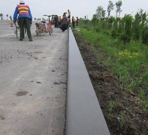 नए 1 साल की वारंटी रोड कर्बिंग मशीन कंक्रीट सीमेंट मशीन के साथ एक्सट्रूडर को एक्सट्रूडर - Product Image 4