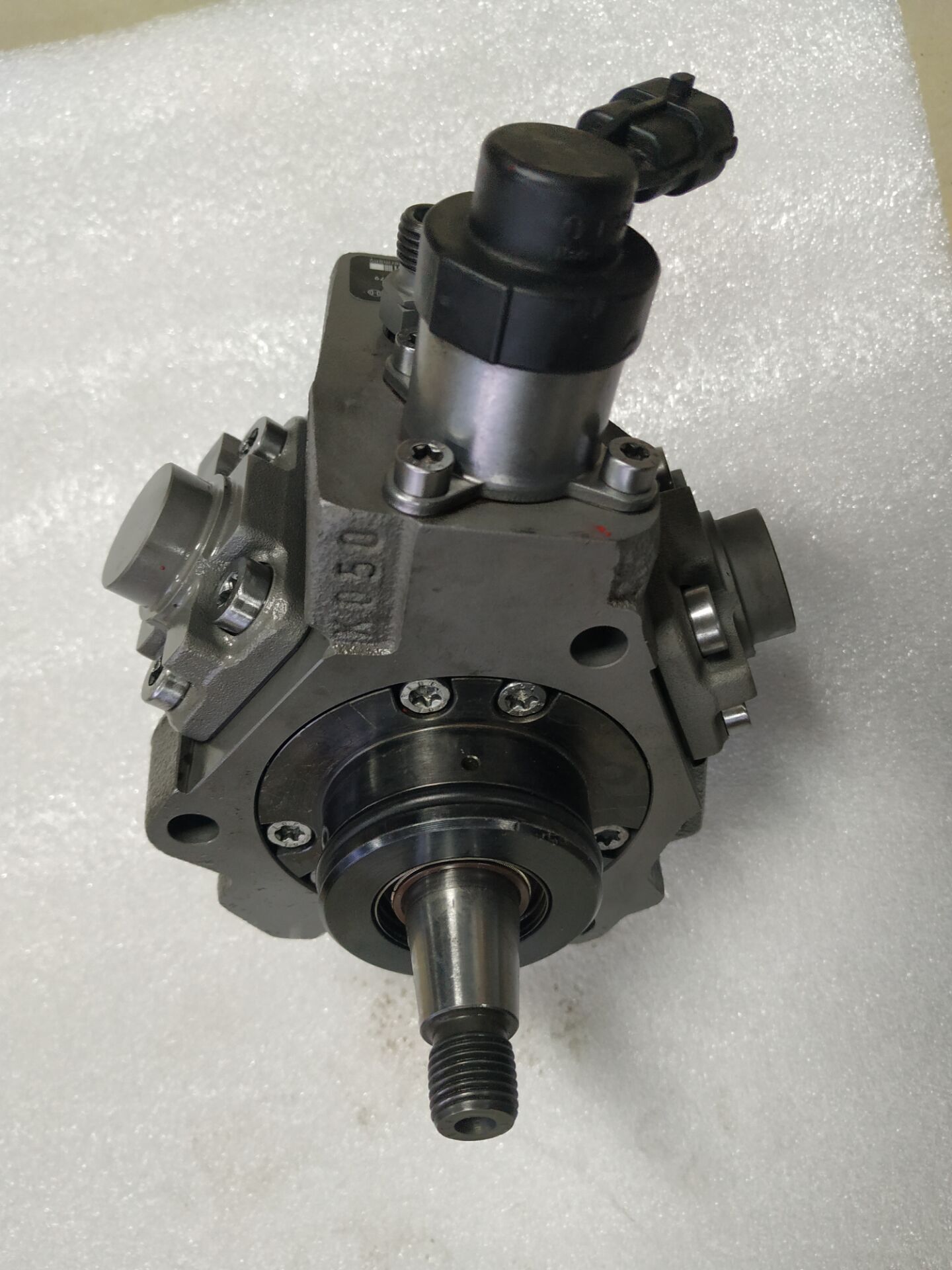 common rail pump 0445010034 35022087F diesel fuel pump 0445010034 CP1 pump for LDV Maxus 2.5D VM39C, VM40C, D diesel engine