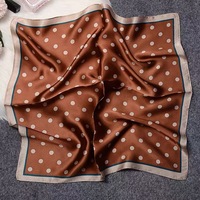 Écharpes de luxe pour femmes en soie imitation, personnalisables en gros, accessoires, impression couleur, châles carrés en satin de soie, bandanas