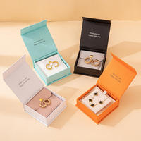 Boîte de rangement à bijoux à rabat magnétique, emballage de luxe minimaliste pour badges, épingles, colliers, bracelets avec logo