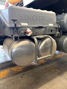 Camión Tractor HOWO Nx 6X4 380HP/430HP CNG de Sinotruk para África - Product Image 2