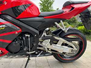 Motocicleta Deportiva <span class=keywords><strong>Honda</strong></span> CBR600 con Motor Refrigerado por Agua, Ideal para Carreras de Alta Velocidad y Entusiastas de la Pista - Product Image 6