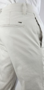 กางเกงจีนขาเรียวสีเบจผ้าซาตินซักได้ - Product Image 2