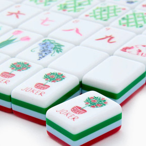 Christmas Red Acrylic 4-layer American Mahjong Tiles 160 Pieces Made in China - Product Image 3