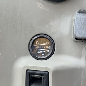 Excavatrice d'occasion Kobelco SK135SR/SK130, 13 tonnes, état premium, composants Kobelco d'origine, conception à queue courte - Product Image 4