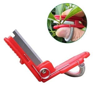 Multifunction Thumb Knife Garden Pruner Fruit Picking Device Safe Fruit Blade <b>Tool</b> Cutting Blade Rings Finger Protector Catcher - Product Image 1