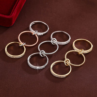 Ensemble de trois bagues empilables élégantes, plaqué or raffiné, bande en zircon pour femmes, bijoux de design de niche haut de gamme