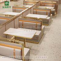 Tables et chaises de restaurant, combinaison écologique, bois durable, design contemporain pour usage commercial