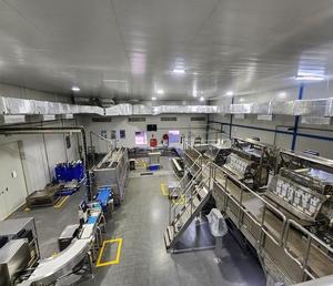 Machine industrielle de cachetage de plateau de nourriture avec le système de remplissage automatique pour les casse-croûte congelés de repas prêts à manger et l'emballage de plateau de nourriture - Product Image 4